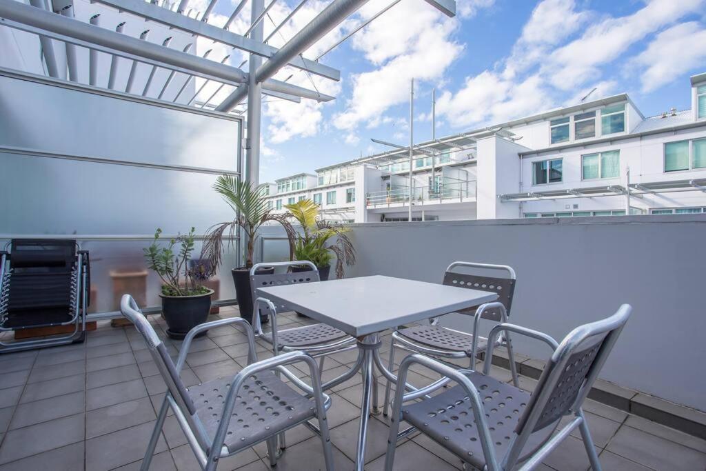 Warm & Inviting Spacious 1br Auckland
