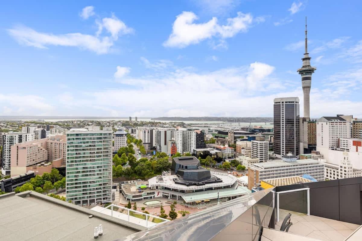 Sky Tower View 2br W Gym & Pool Access Apartment *