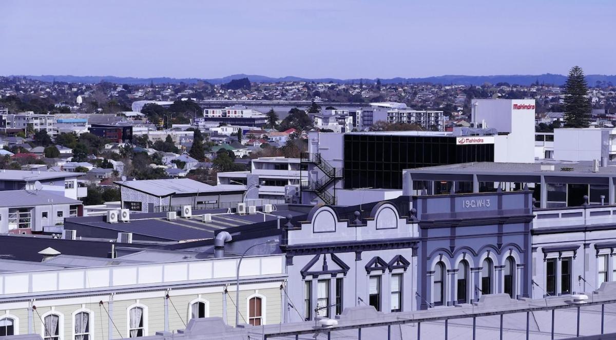Bright And Funky Oasis Auckland