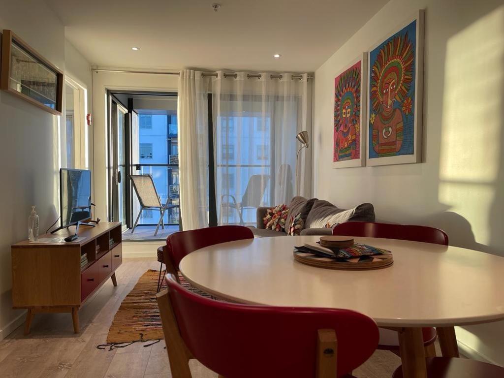 Bright And Funky Oasis Apartment Auckland