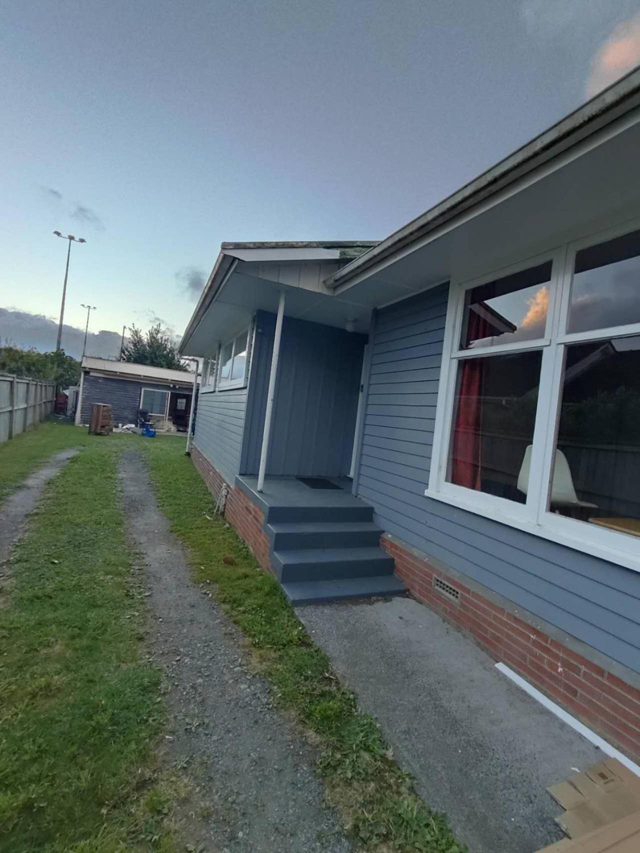 Holiday home 3 Bedroom House A, 30 Laurel St, Mt Albert, Auckland