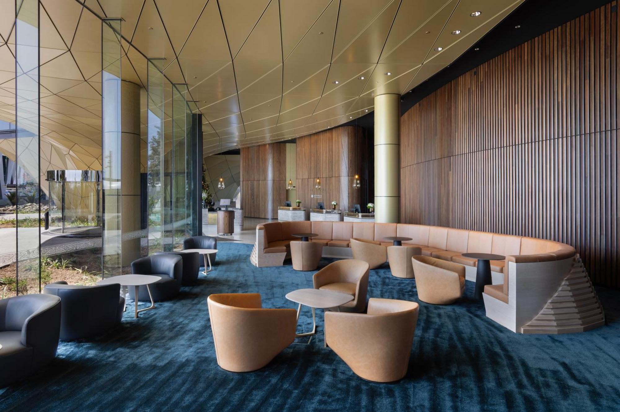 Hotel Pullman Airport 5*