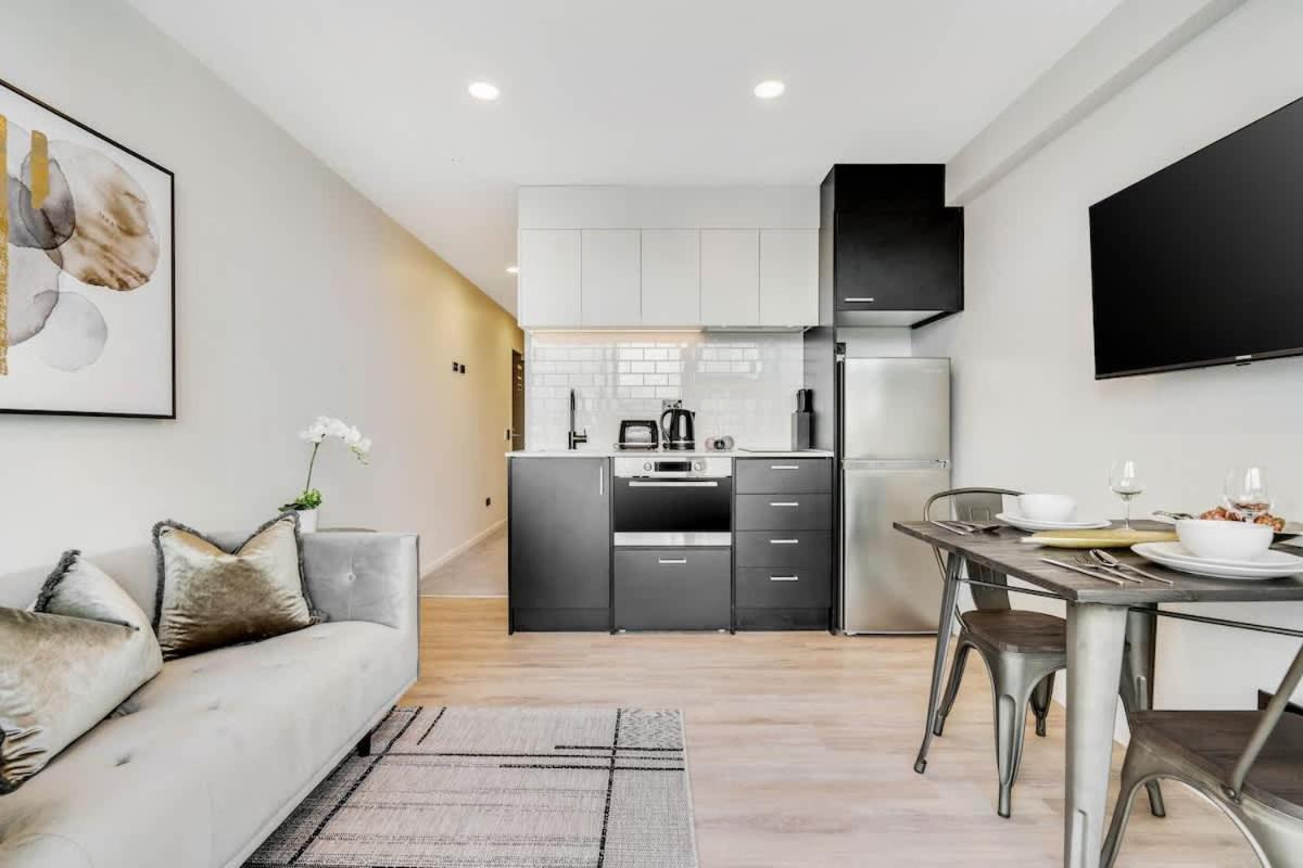 Stylish Warm & Cozy In Cbd Nearby Skytower Apartment Auckland