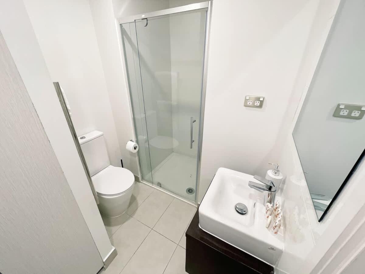 Apartment Romantic 2bed & 2bath - Near Skytower & Two Blocks From Waterfront Auckland