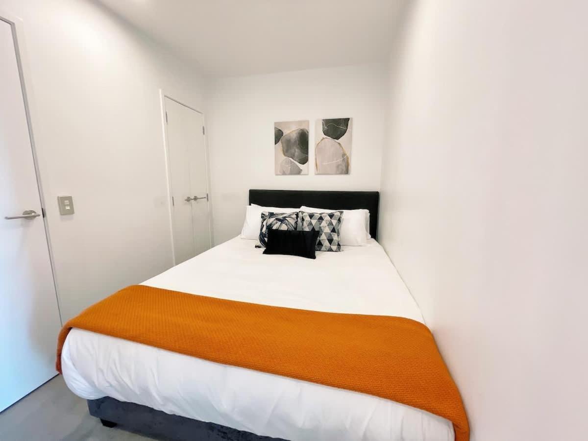 Apartment Romantic 2bed & 2bath - Near Skytower & Two Blocks From Waterfront
