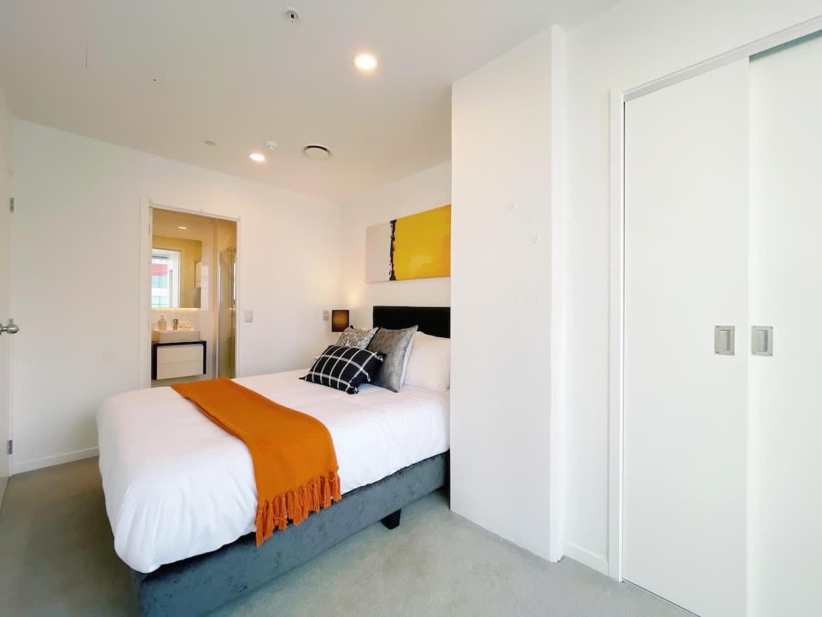 Romantic 2bed & 2bath - Near Skytower & Two Blocks From Waterfront