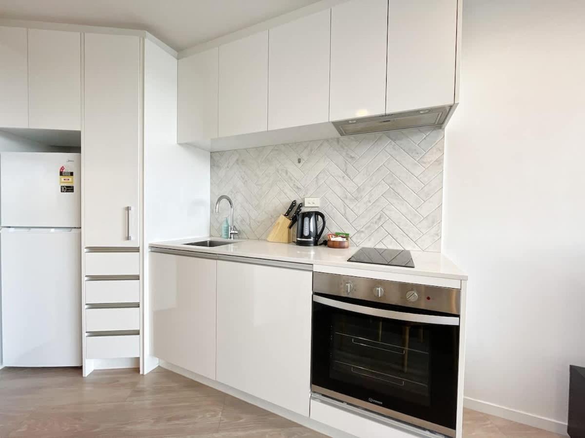 Modern Comfy In Cbd - Swimming Pool *
