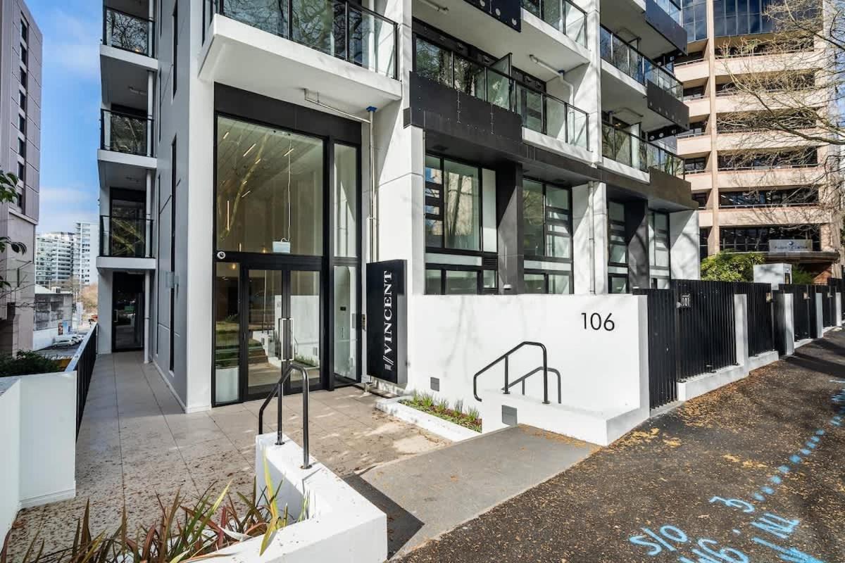 Modern Peaceful Nearby Skytower & Queen St - Pool Gym & Sauna