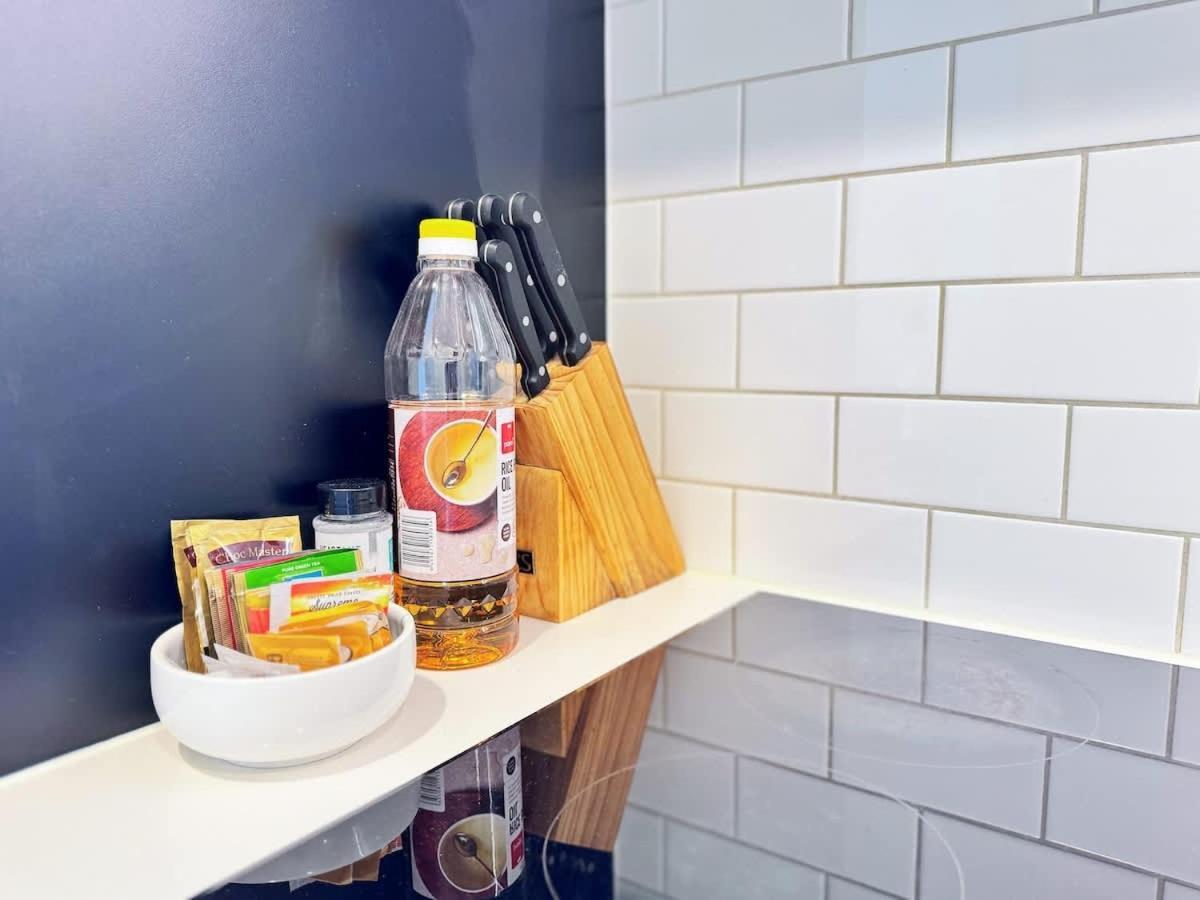 Modern Peaceful Nearby Skytower & Queen St - Pool Gym & Sauna *
