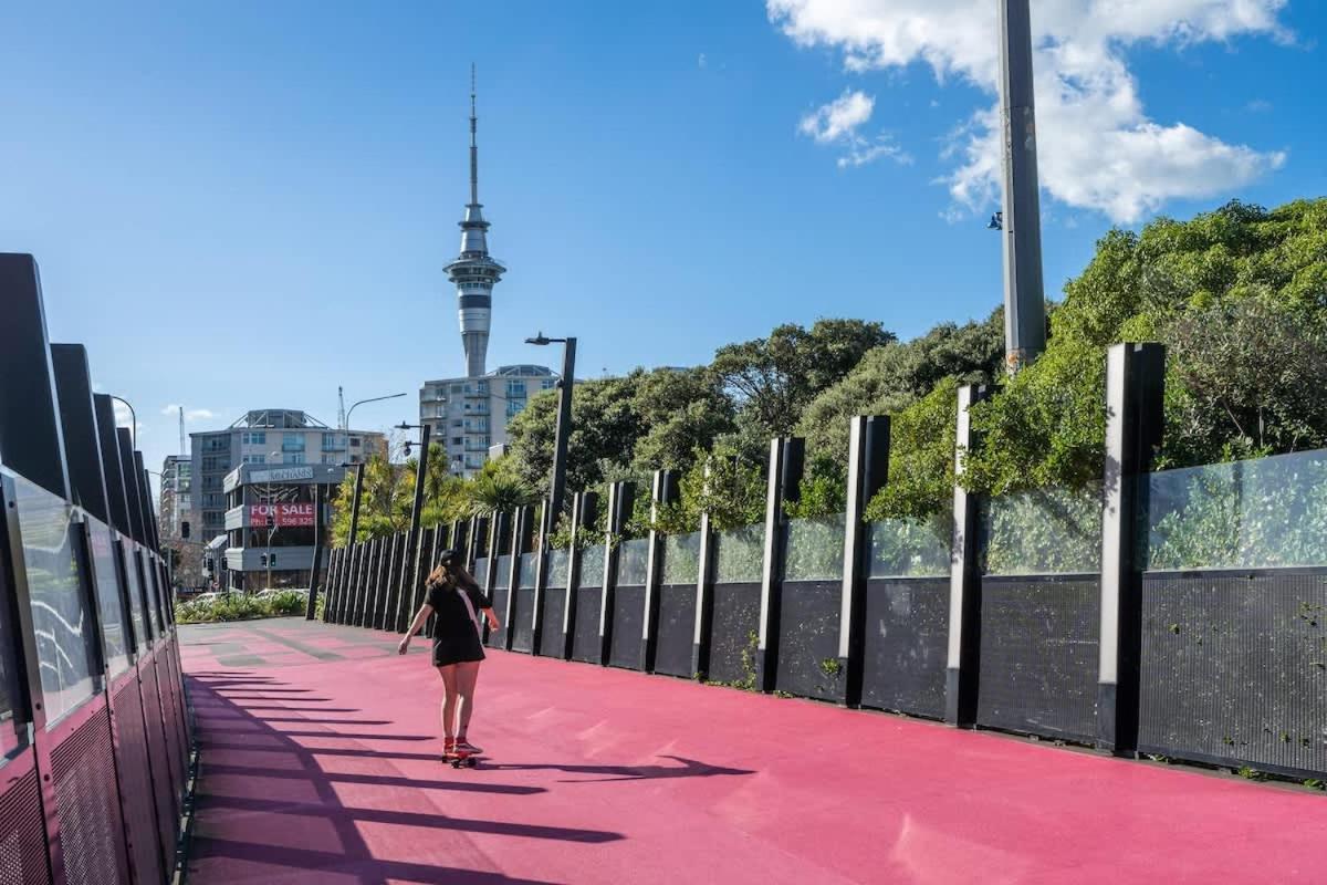 Stunning & Bright In - Swimming Pool Apartment Auckland