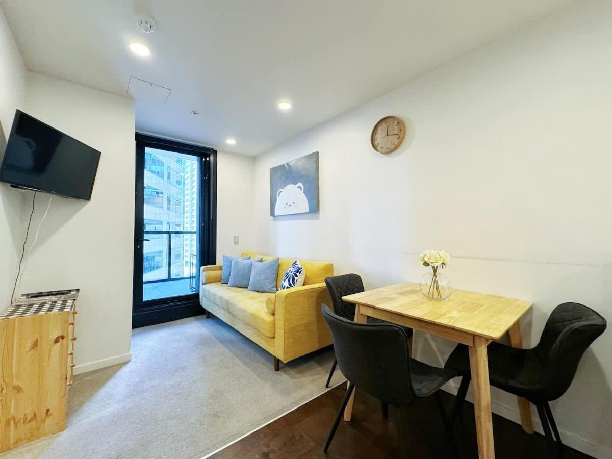 Modern 2 Bedroom Beside Skytower & Queen St In The Heart Of Cbd *