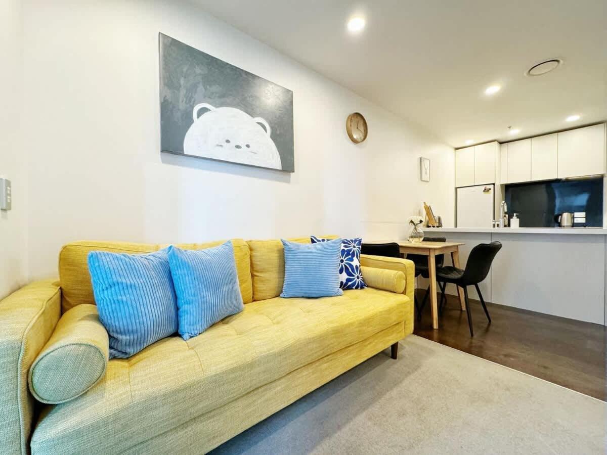Modern 2 Bedroom Beside Skytower & Queen St In The Heart Of Cbd Apartment