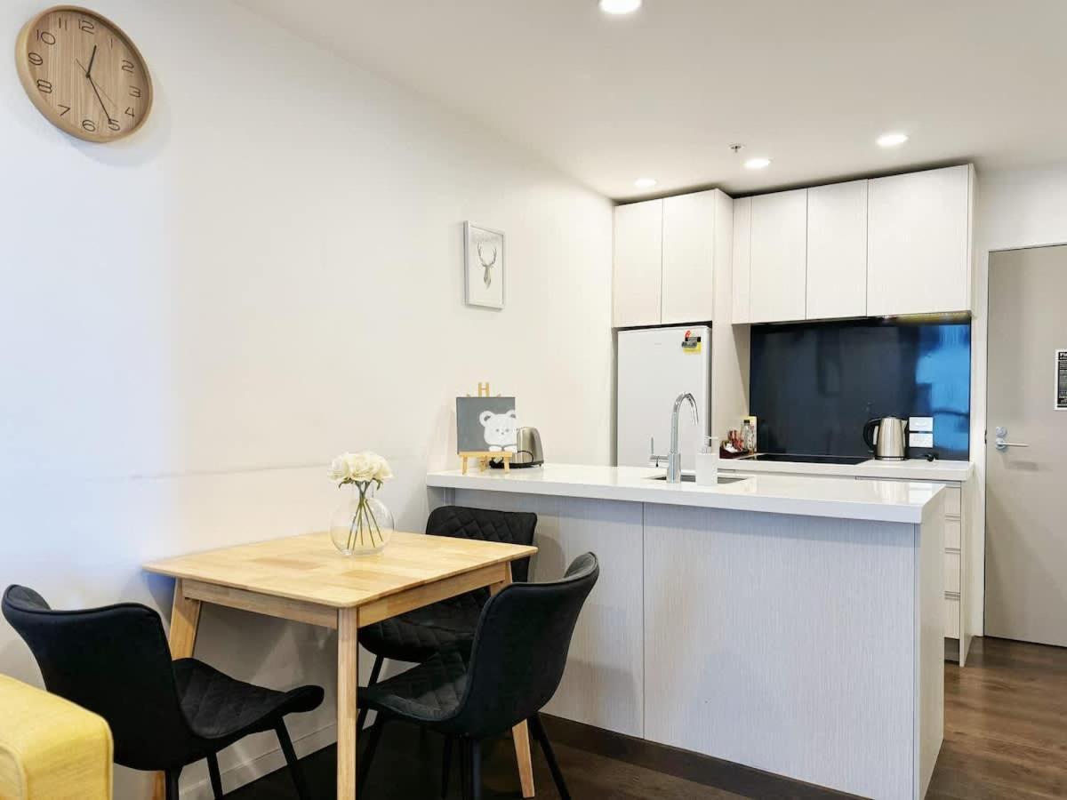 Modern 2 Bedroom Beside Skytower & Queen St In The Heart Of Cbd *