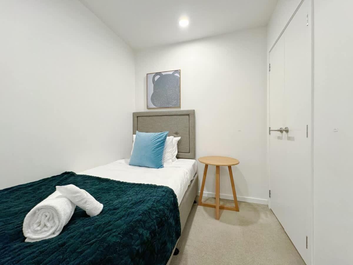 Modern 2 Bedroom Beside Skytower & Queen St In The Heart Of Cbd *