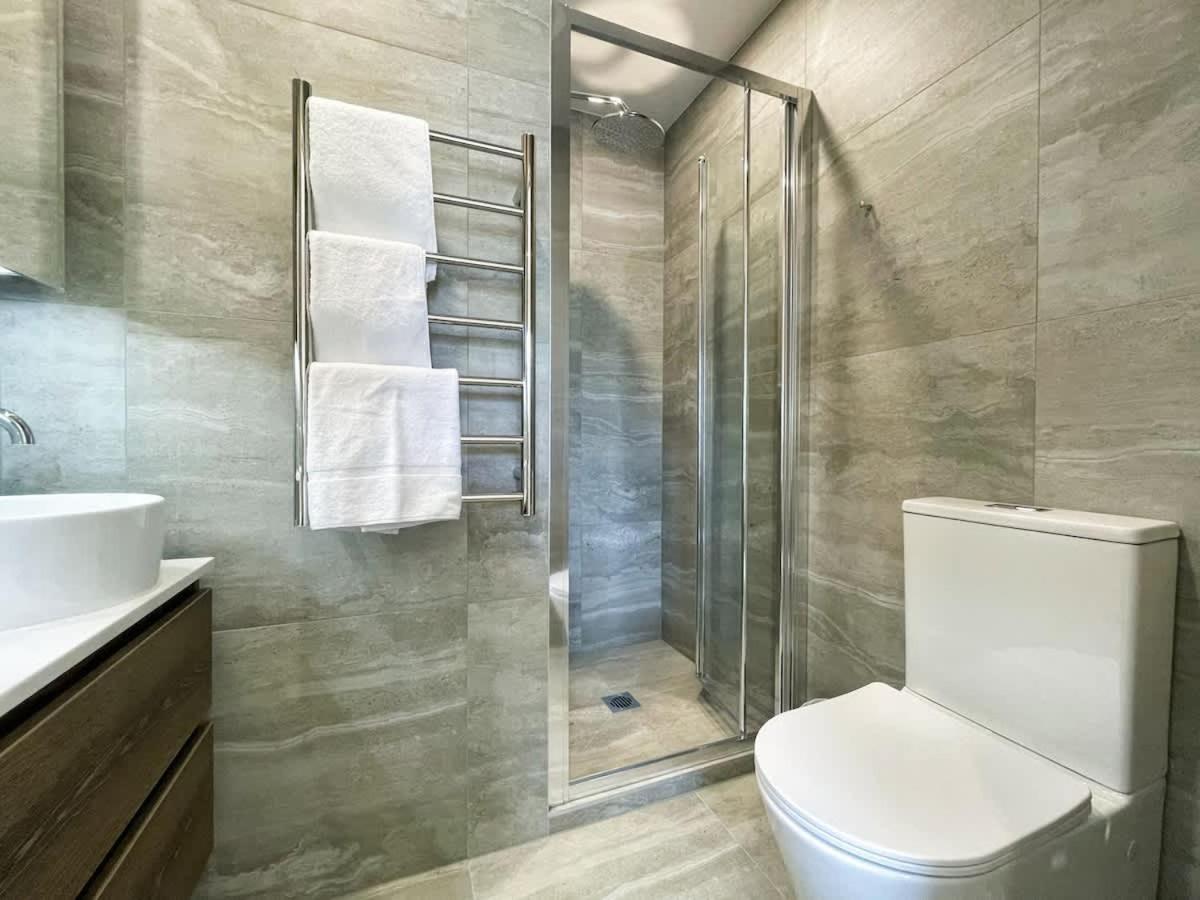 Tranquil Townhouse 2br & 1 Study With Free Parking & Backyard Holiday home Auckland