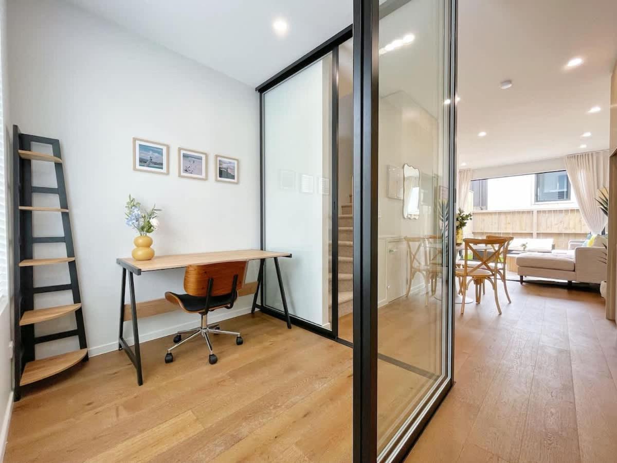 Tranquil Townhouse 2br & 1 Study With Free Parking & Backyard Holiday home *