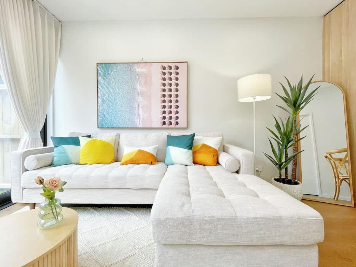 Tranquil Townhouse 2br & 1 Study With Free Parking & Backyard Holiday home