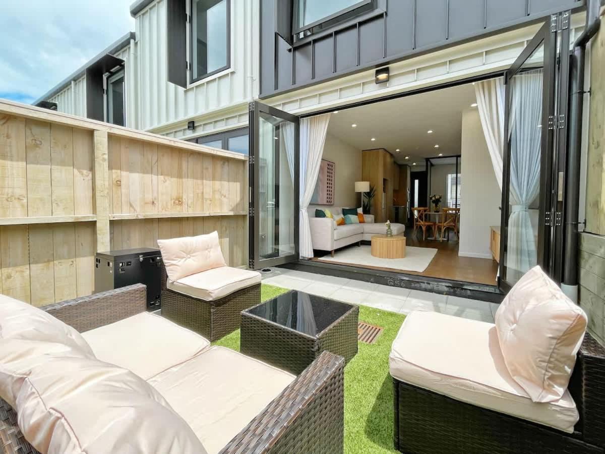 Tranquil Townhouse 2br & 1 Study With Free Parking & Backyard