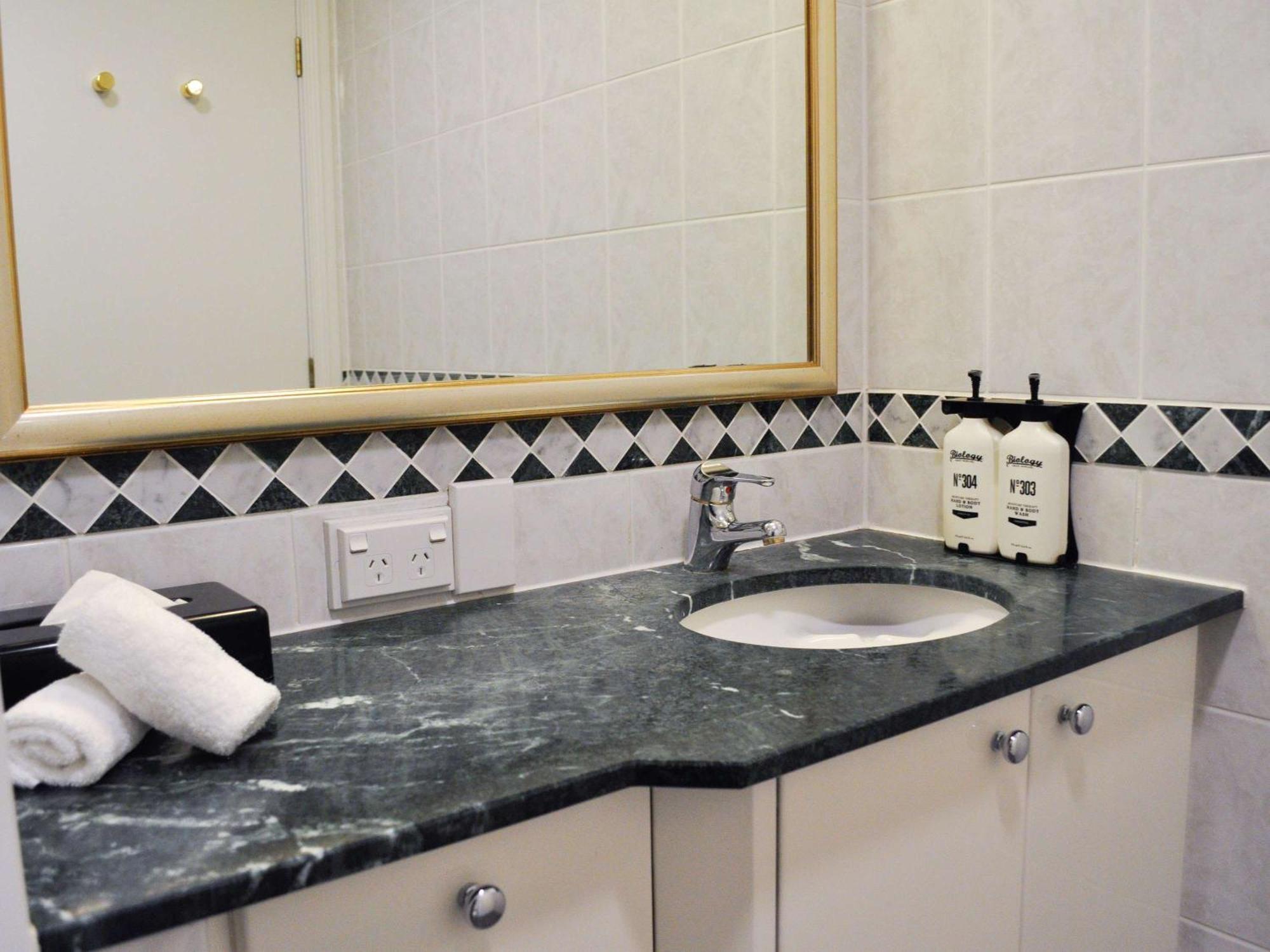 Aparthotel The Sebel Quay West 4*