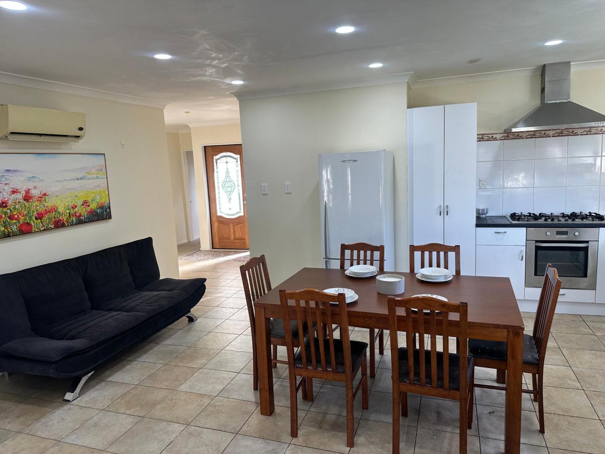 Family & Friends Retreat Holiday home *