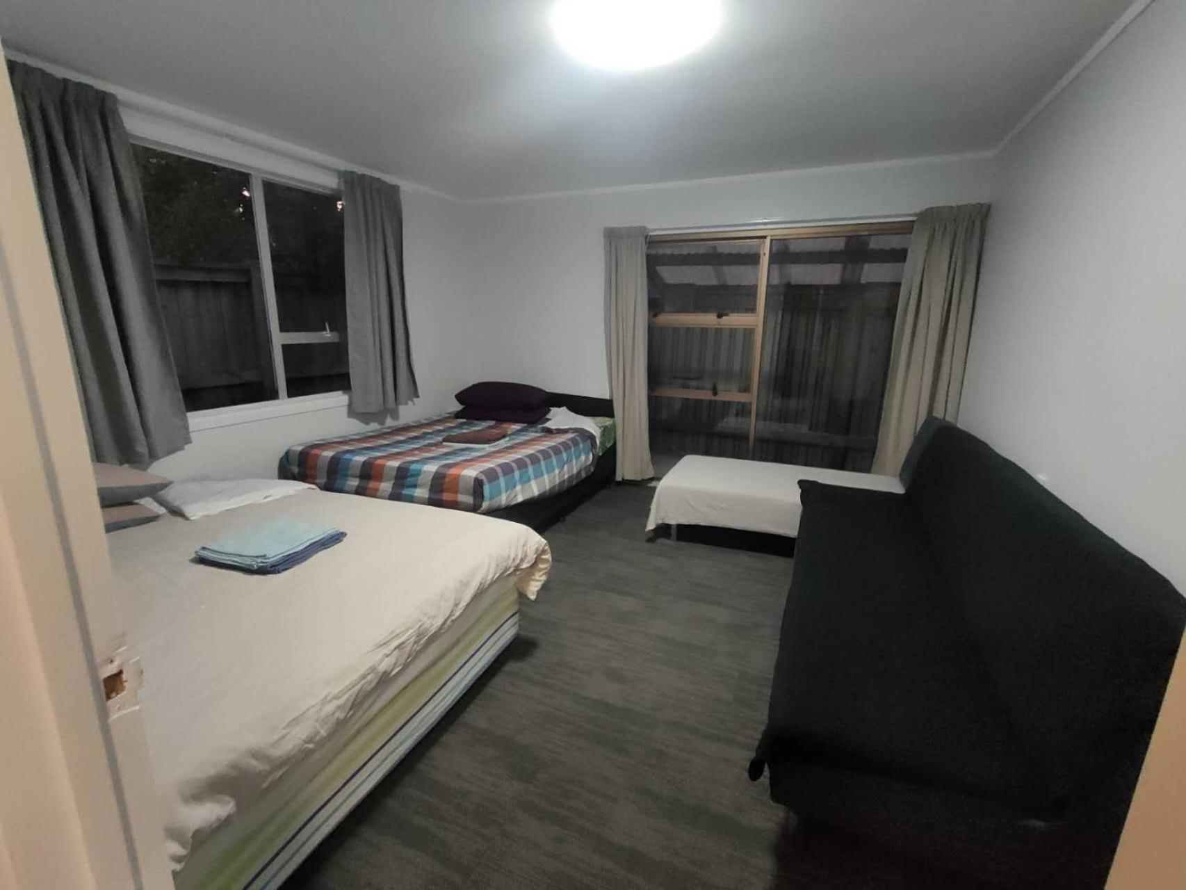 Holiday home 3 Bedroom Small Garden Chalet B, 30 Laurel St, Mt Albert, Auckland