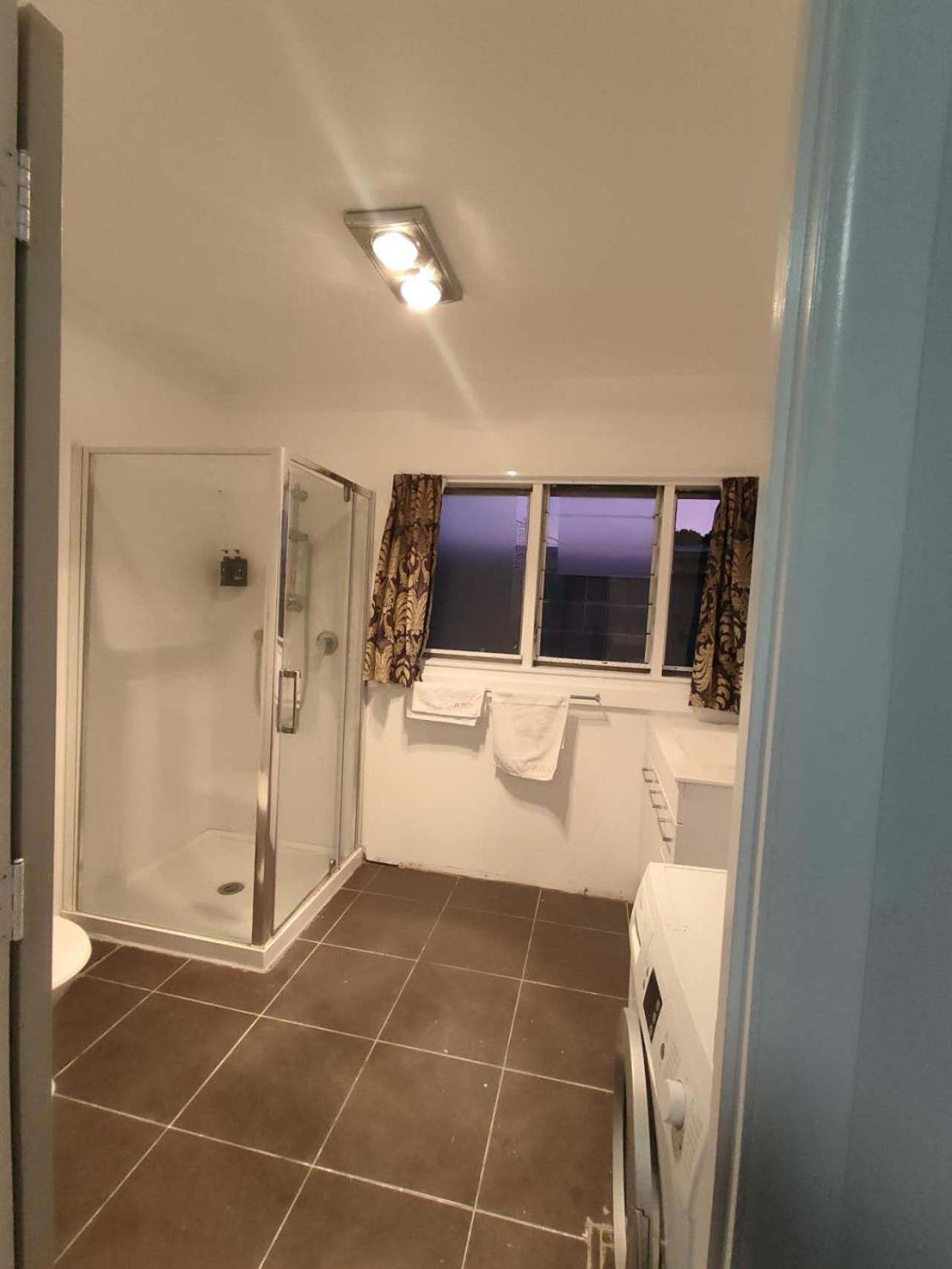 3 Bedroom Small Garden Chalet B, 30 Laurel St, Mt Albert, *