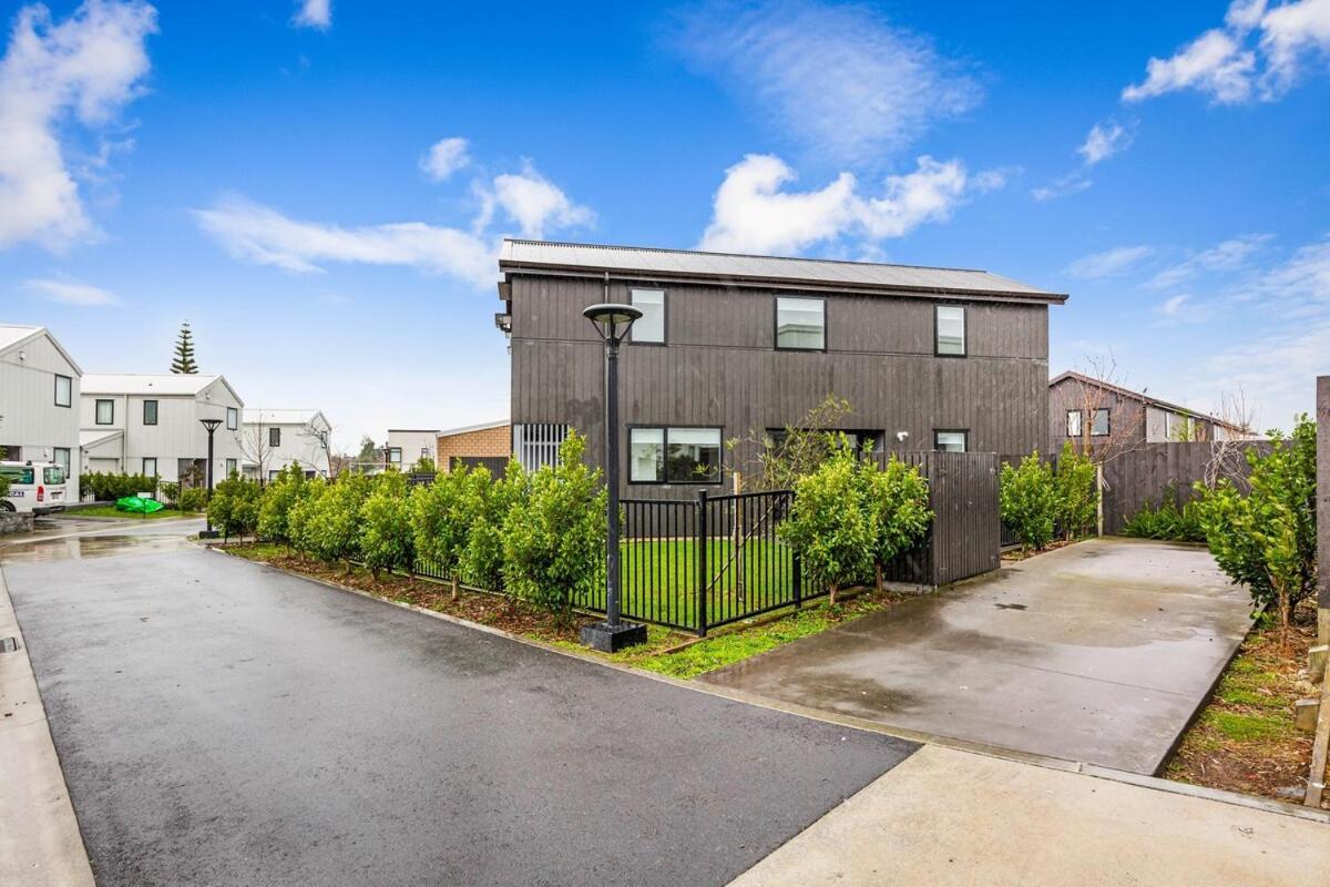 Akl Air Port 6 Km, Free Car Park, Spacious & Bright * Auckland