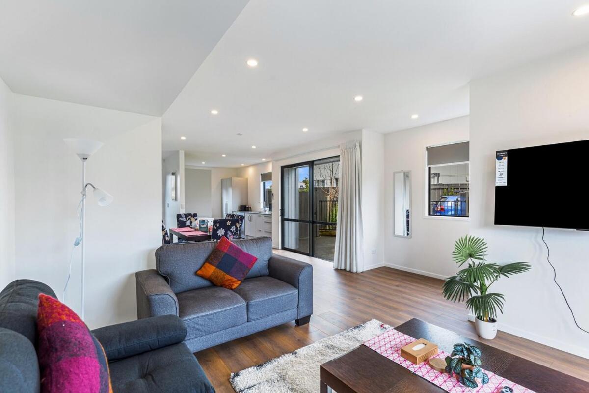 Holiday home Akl Air Port 6 Km, Free Car Park, Spacious & Bright *