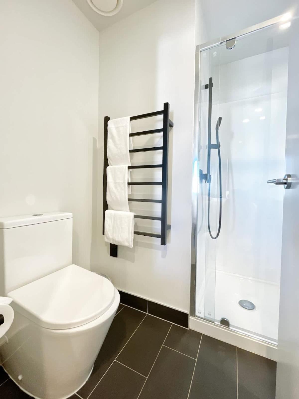 Chic & Comfy 1 Bed Vs Gym Pool & Sauna In Cbd Near Skytower Apartment