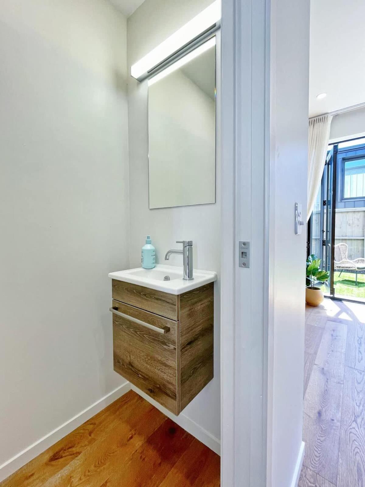 Serenity 2br Townhouse Vs Ac Backyard & Parking Auckland