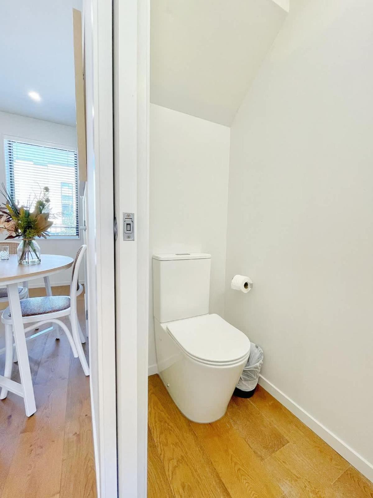 Serenity 2br Townhouse Vs Ac Backyard & Parking Holiday home Auckland