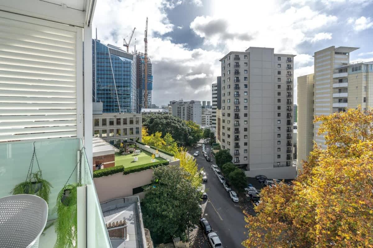 Tasteful Luxury Modern 2br With Aircon In The Next To Park Apartment Auckland