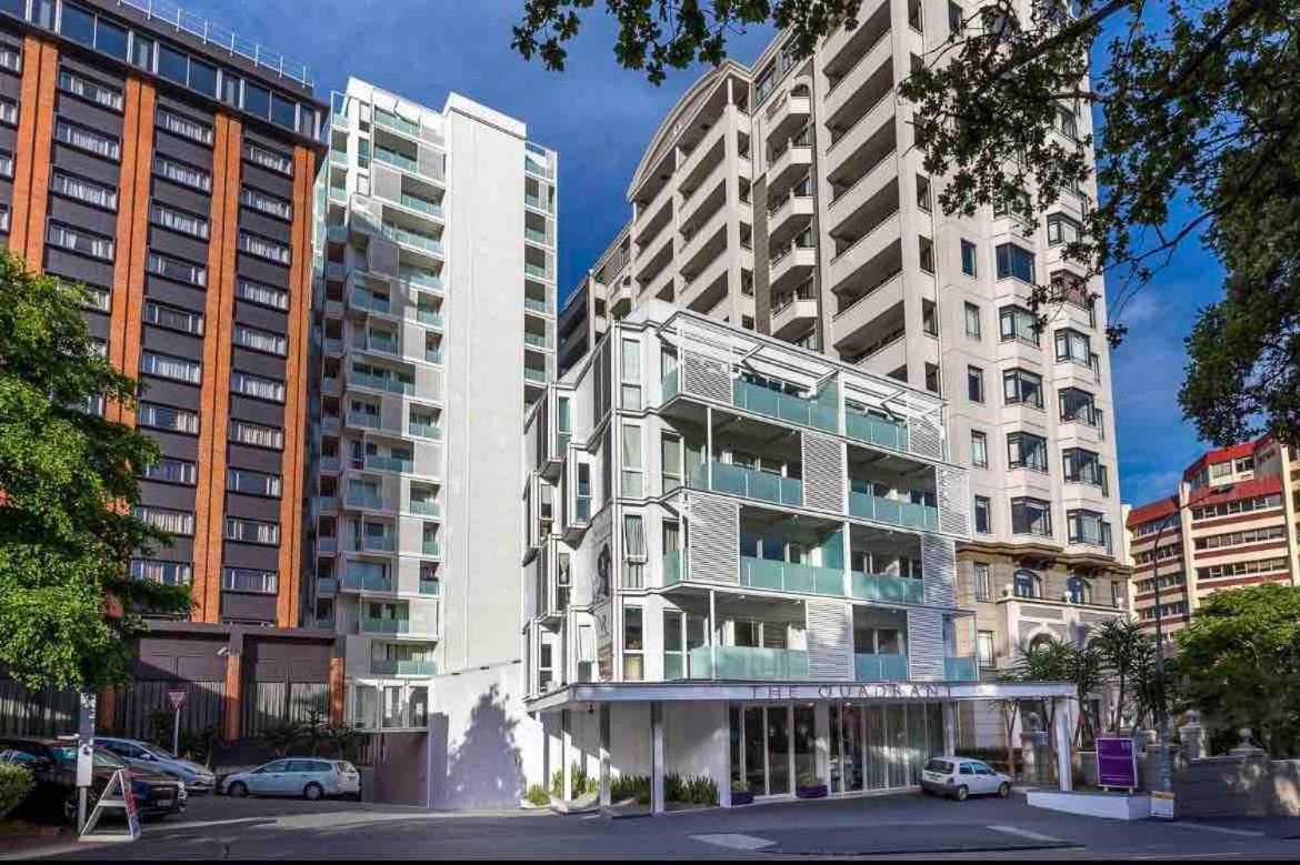 Tasteful Luxury Modern 2br With Aircon In The Next To Park Apartment