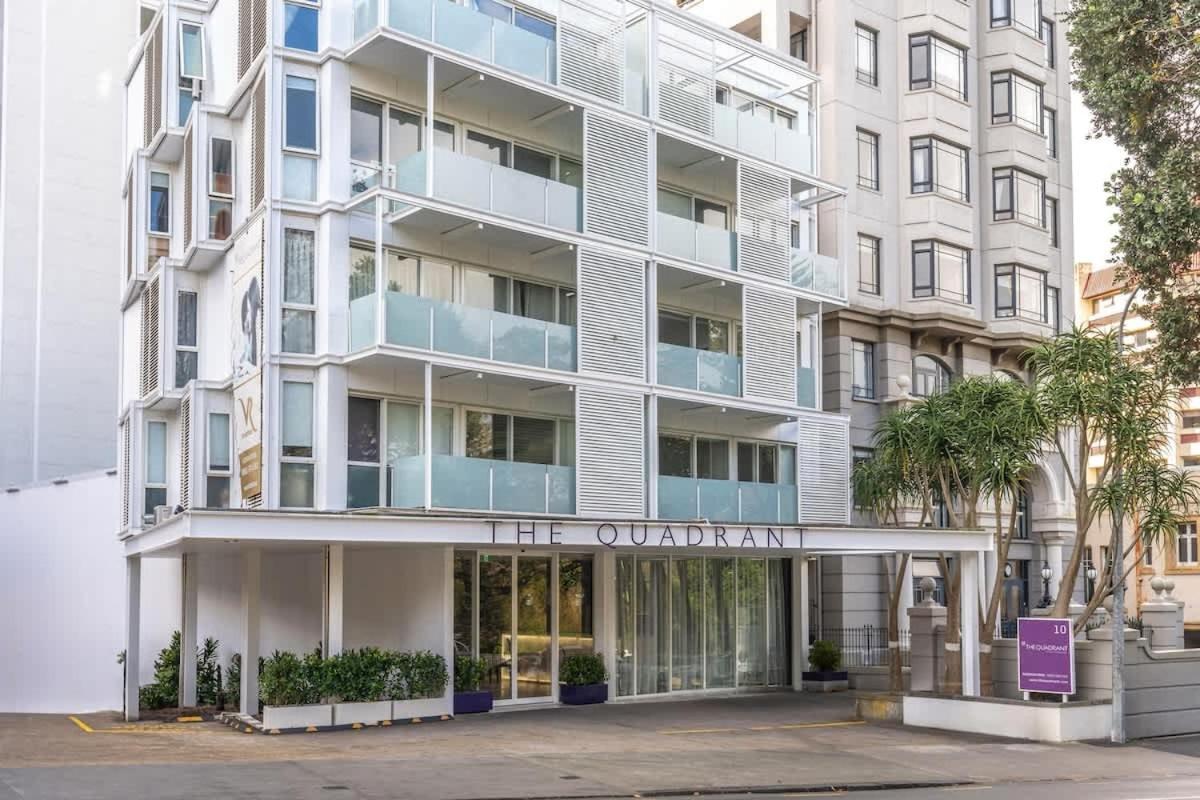 Tasteful Luxury Modern 2br With Aircon In The Next To Park Apartment *
