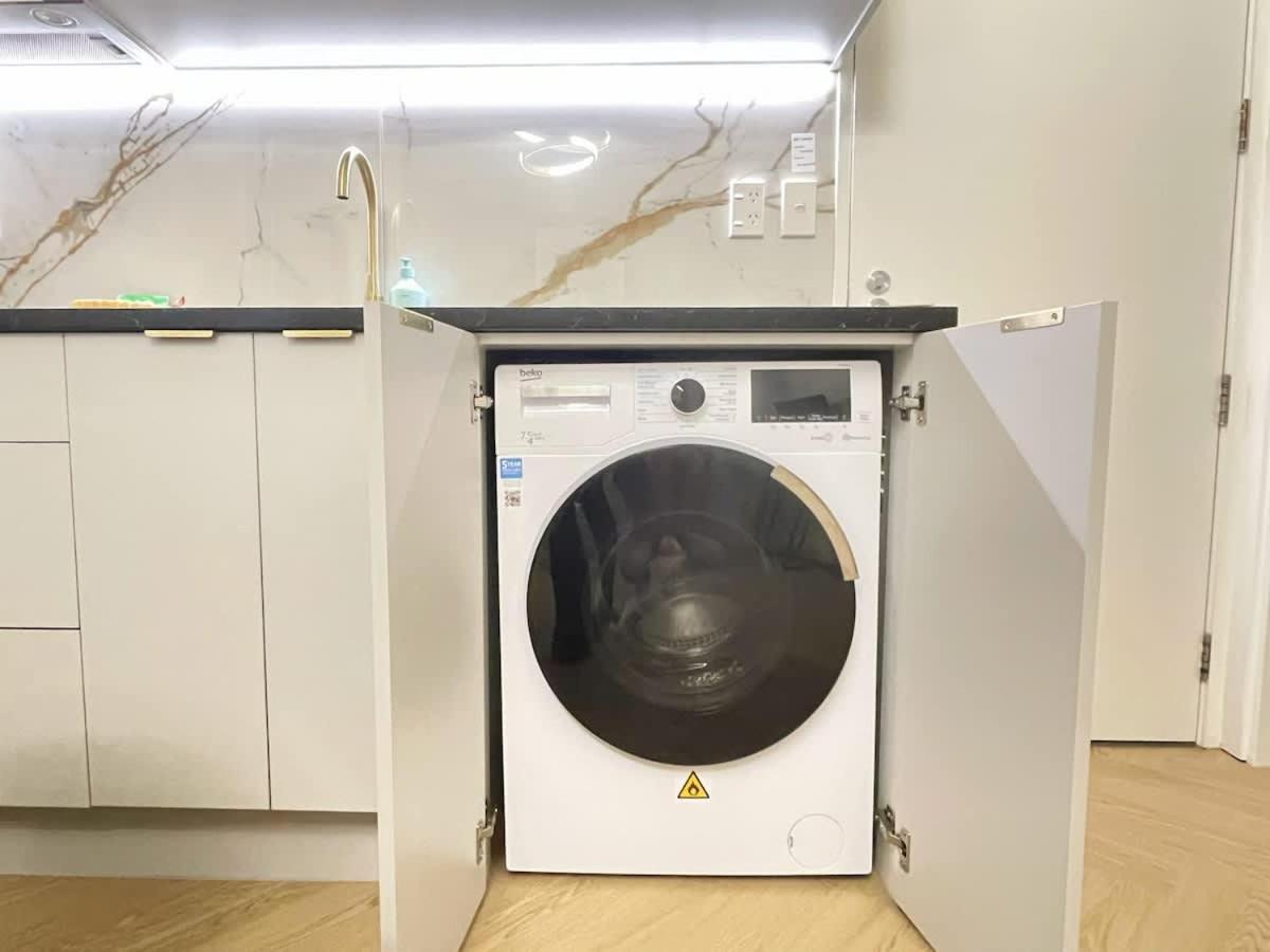 Apartment Stylish Chic Stunning 1br Gem In The Heart Of Queen St *