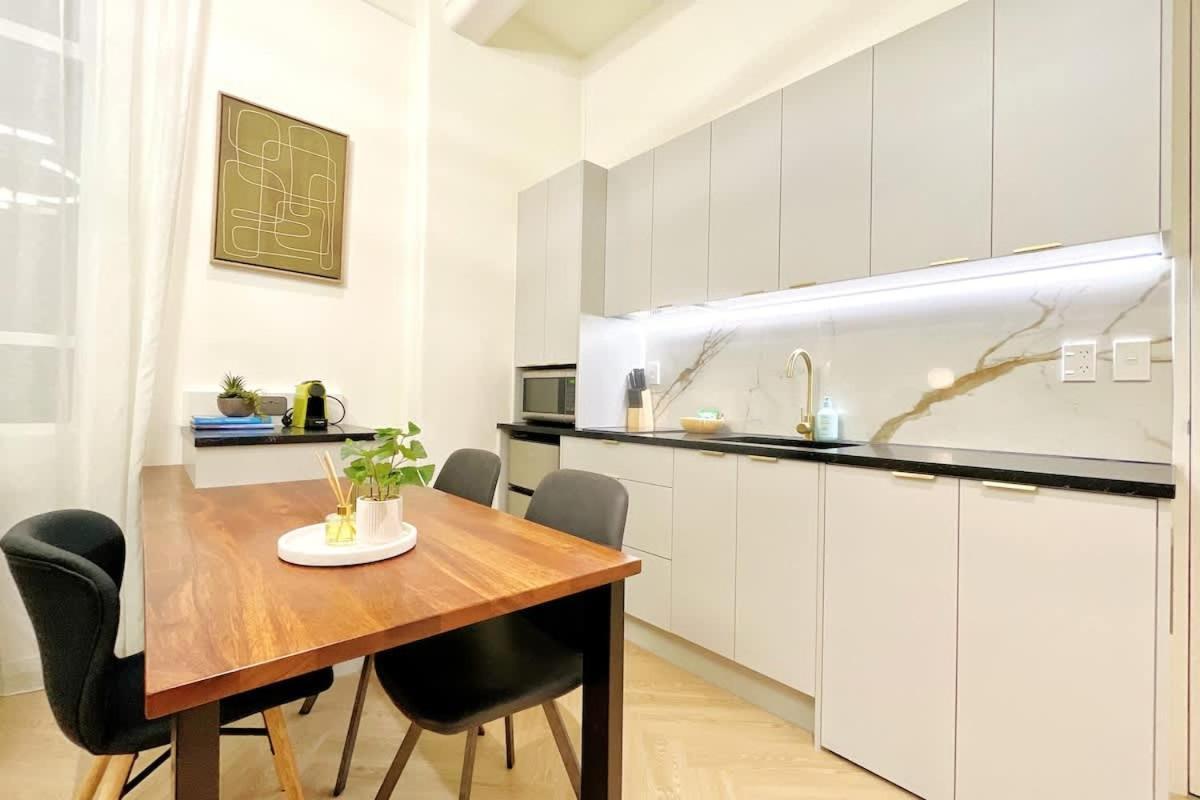 Stylish Chic Stunning 1br Gem In The Heart Of Queen St *