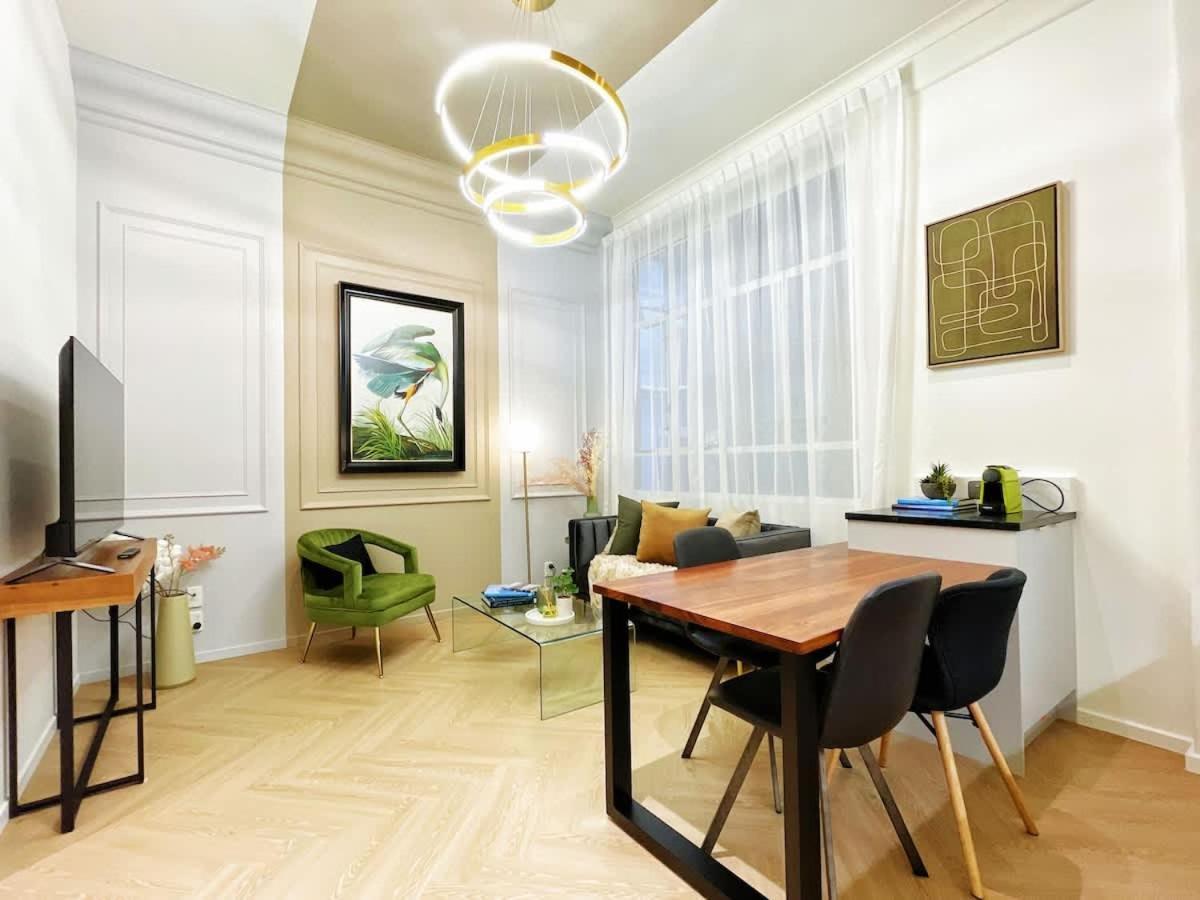 Stylish Chic Stunning 1br Gem In The Heart Of Queen St Apartment Auckland