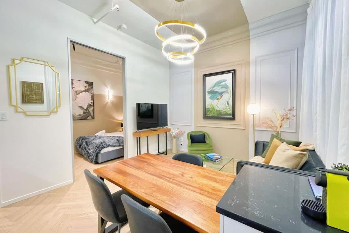 Stylish Chic Stunning 1br Gem In The Heart Of Queen St Apartment *