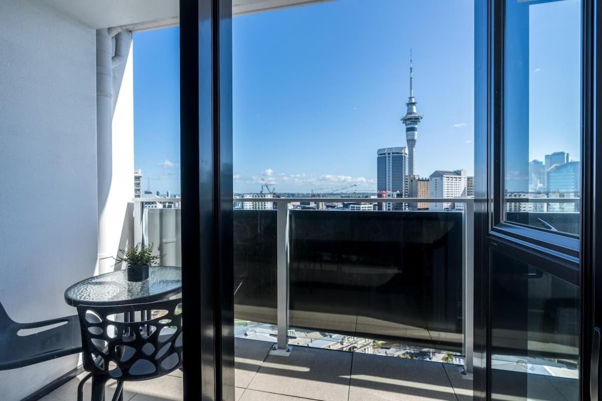 Apartment The Heart Of Living With Incredible & Skytower View Nearby Queen St *