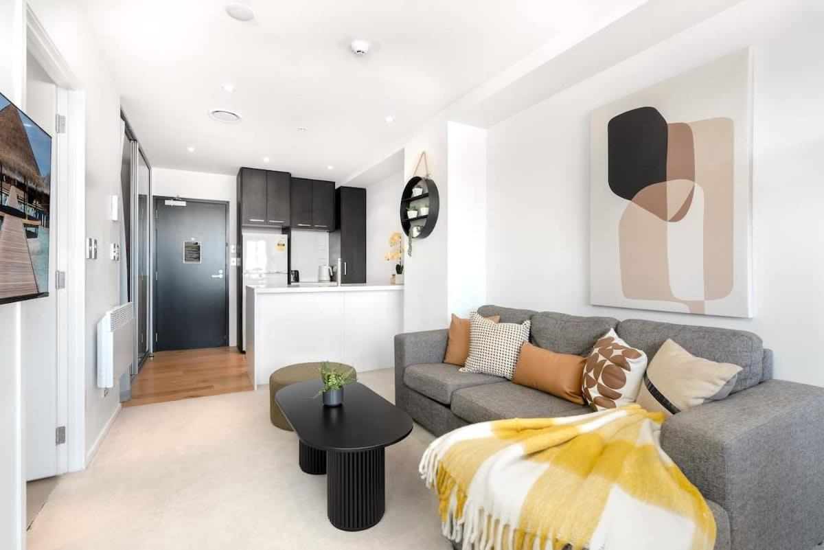 The Heart Of Living With Incredible & Skytower View Nearby Queen St Apartment Auckland