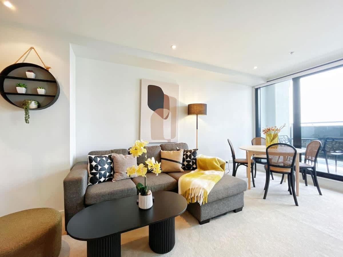 Apartment The Heart Of Living With Incredible & Skytower View Nearby Queen St *