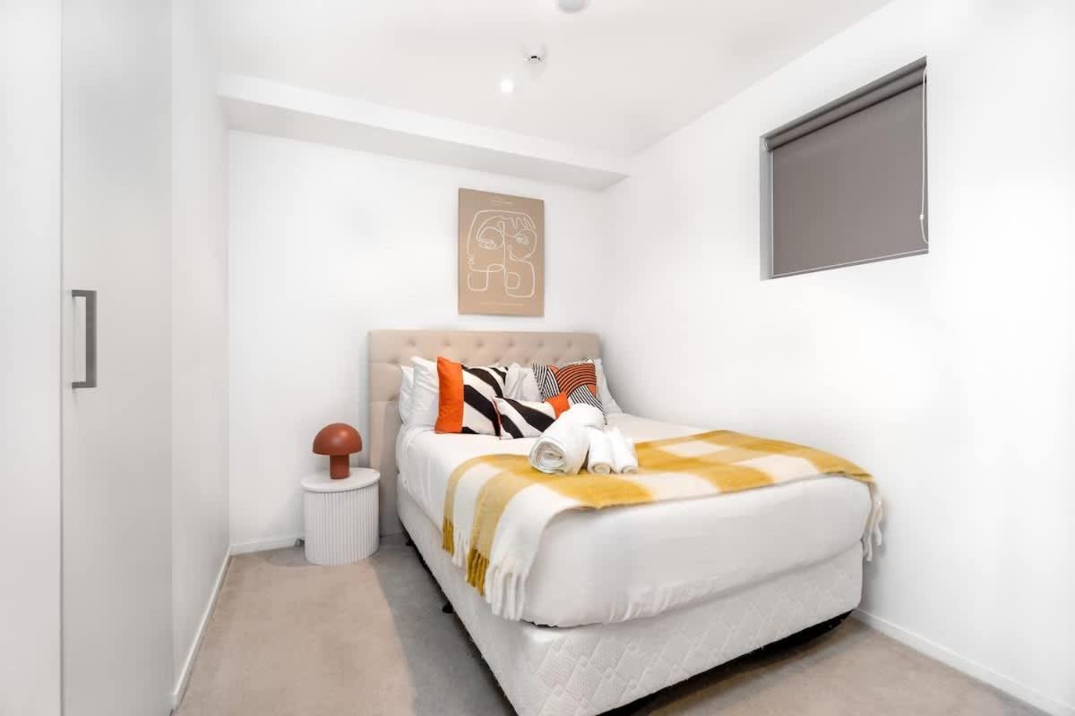 The Heart Of Living With Incredible & Skytower View Nearby Queen St Apartment *