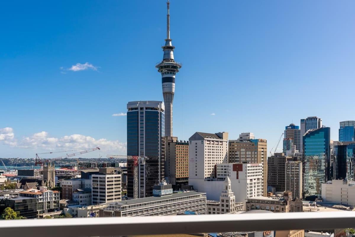 Apartment The Heart Of Living With Incredible & Skytower View Nearby Queen St *