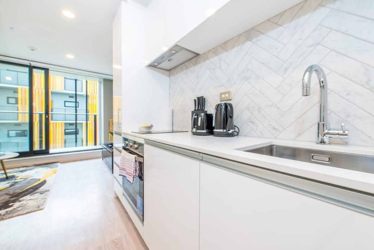 Apartment Stylish Comfy With Swimming Pool Auckland