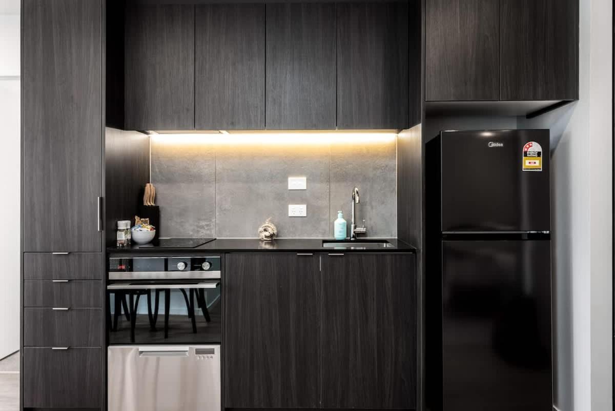 Luxury Design Parkside Living In Cbd Vs Aircon Apartment *