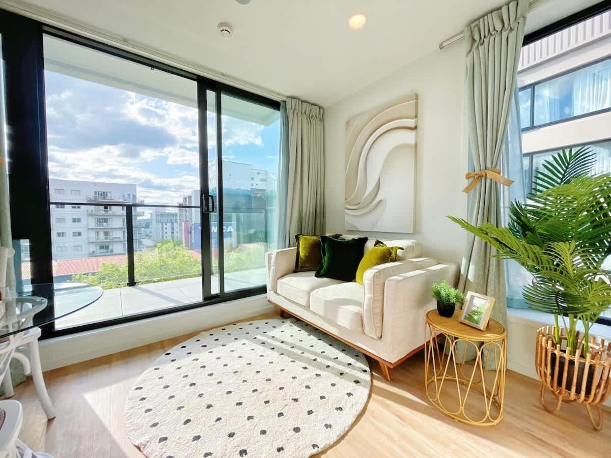 Graceful Comfy Nearby Skytower & Queen St Apartment