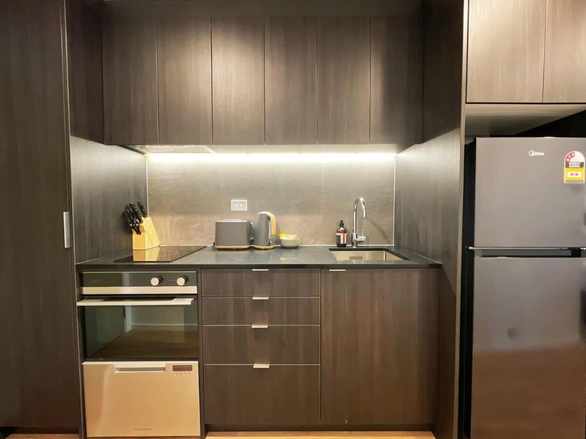 Relaxing & Cosy Get Away In Cbd Parkside - Pool & Gym Apartment