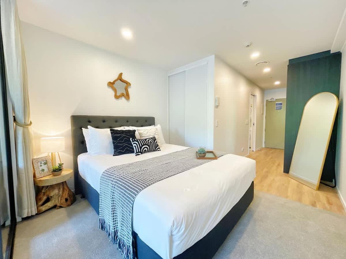 Relaxing & Cosy Get Away In Cbd Parkside - Pool & Gym Auckland
