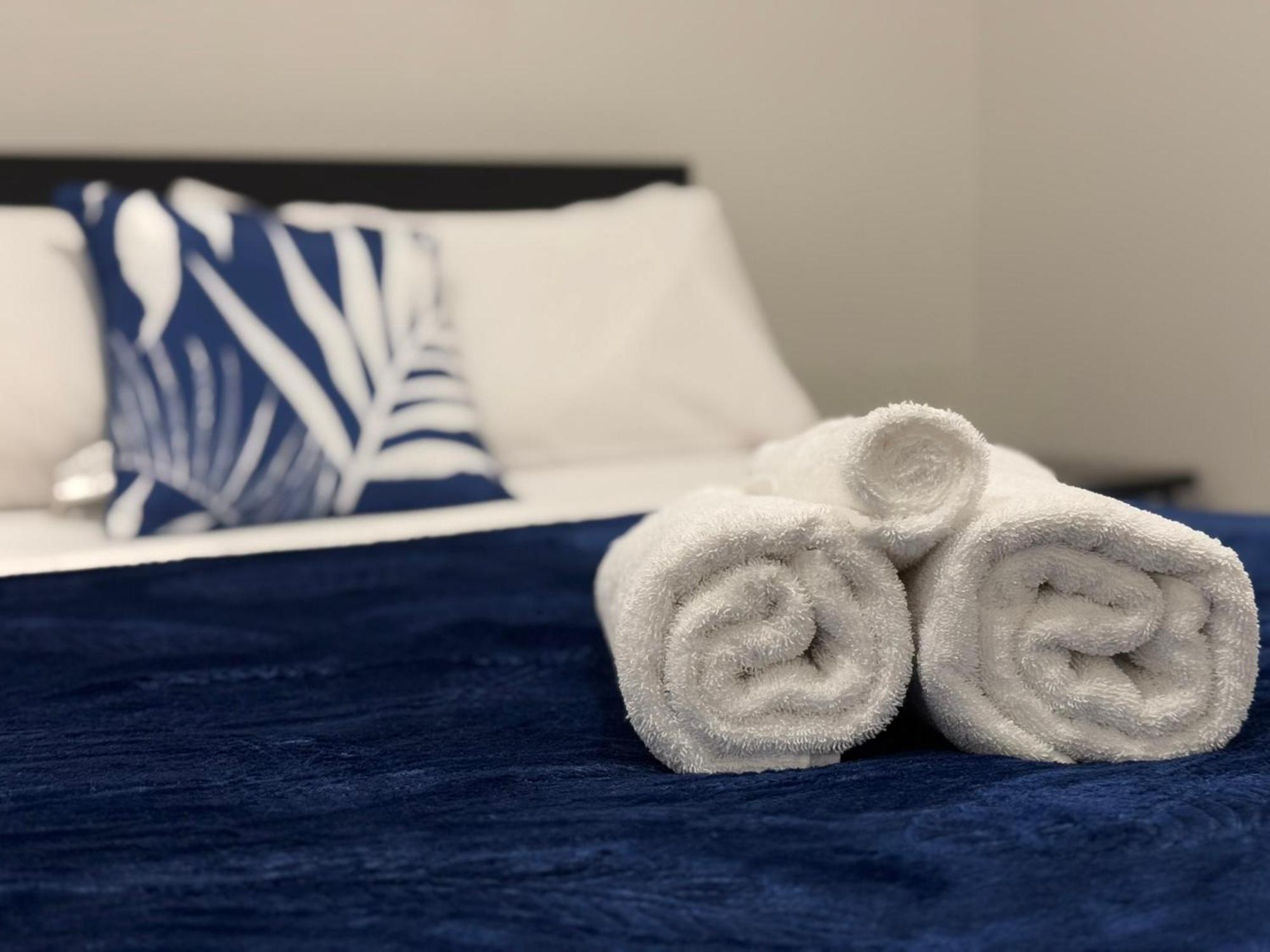 Sky Stars 2b1b Family With In Akl Cbd With Free Parking Apartment