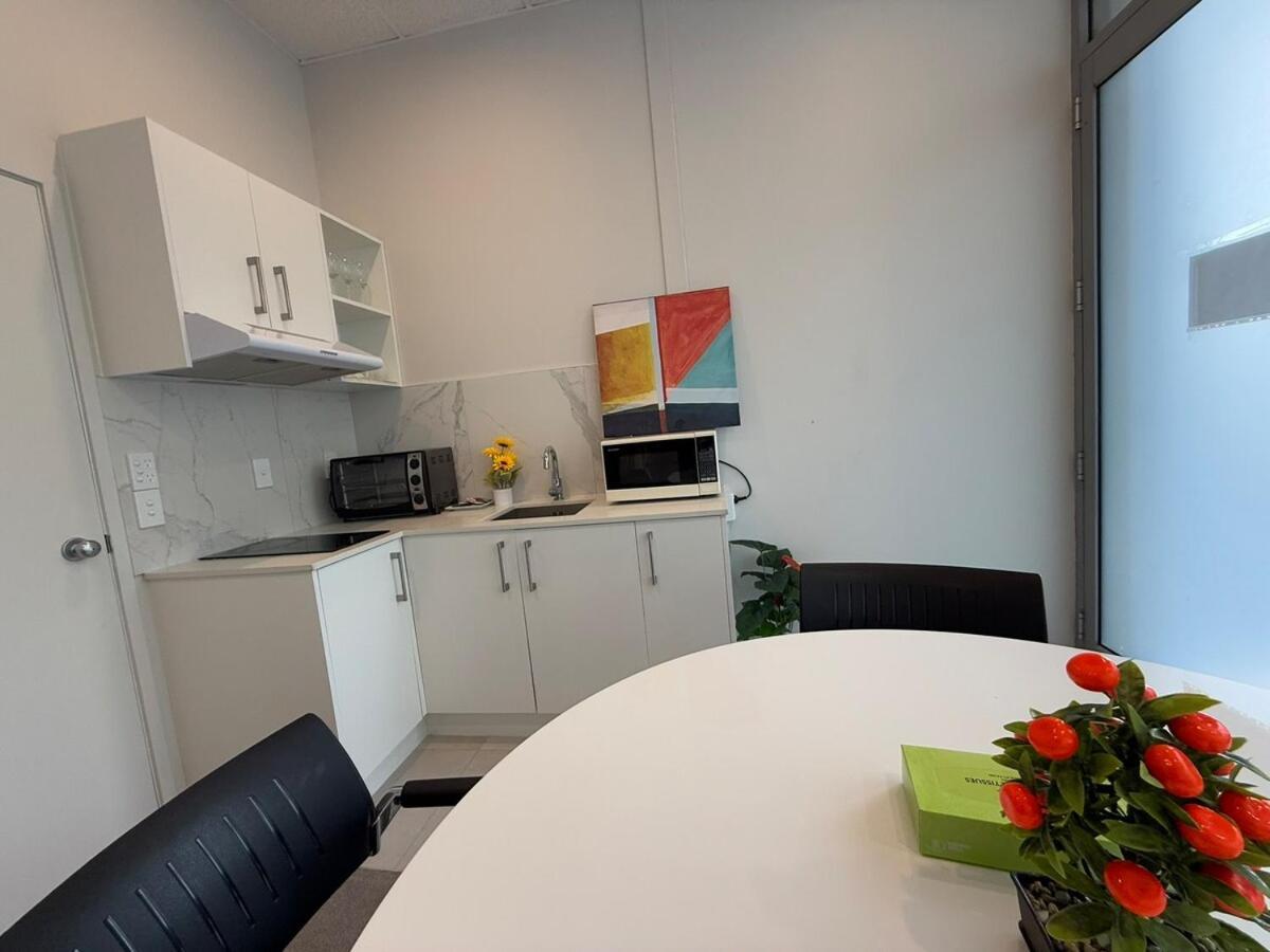 Apartment Sky Stars 2b1b Family With In Akl Cbd With Free Parking